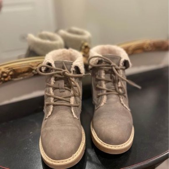 SONOMA GOODS for Life Vitalize by Ortholite Taupe Ankle Boots Size: 5.5M - Picture 2 of 9